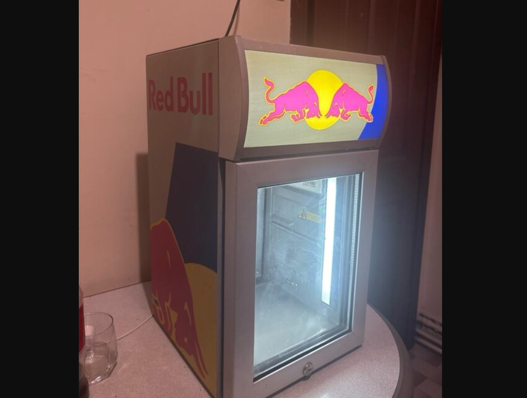 ikinci el red bull mini buzdolabı